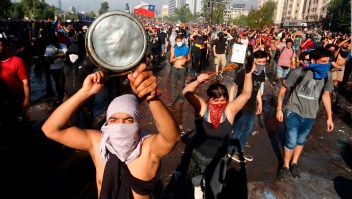 Chile: Estudiantes piden que retiren a los militares de las calles
