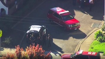 Reportan tiroteo con un herido en secundaria de California