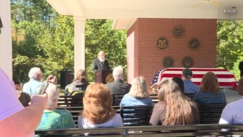 Comunidad atiende a funeral de veterano sin familia