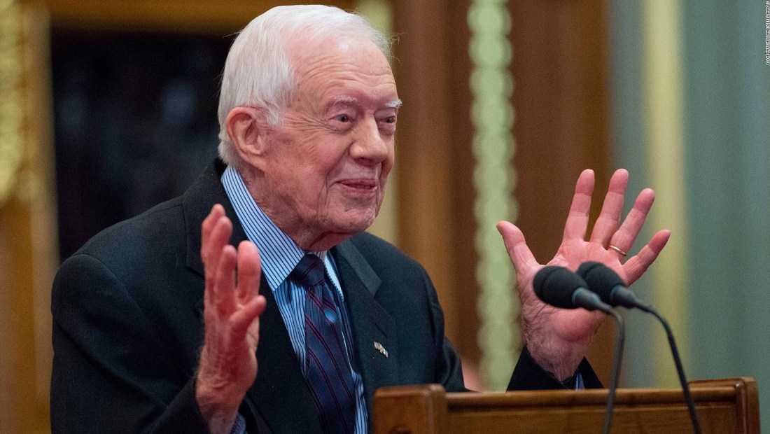 Jimmy Carter se recupera de una cirugía cerebral