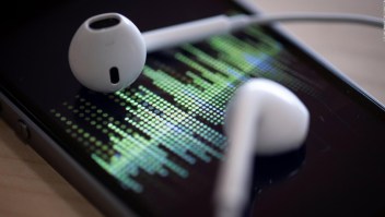 Los 5 podcasts más escuchados en la plataforma Apple