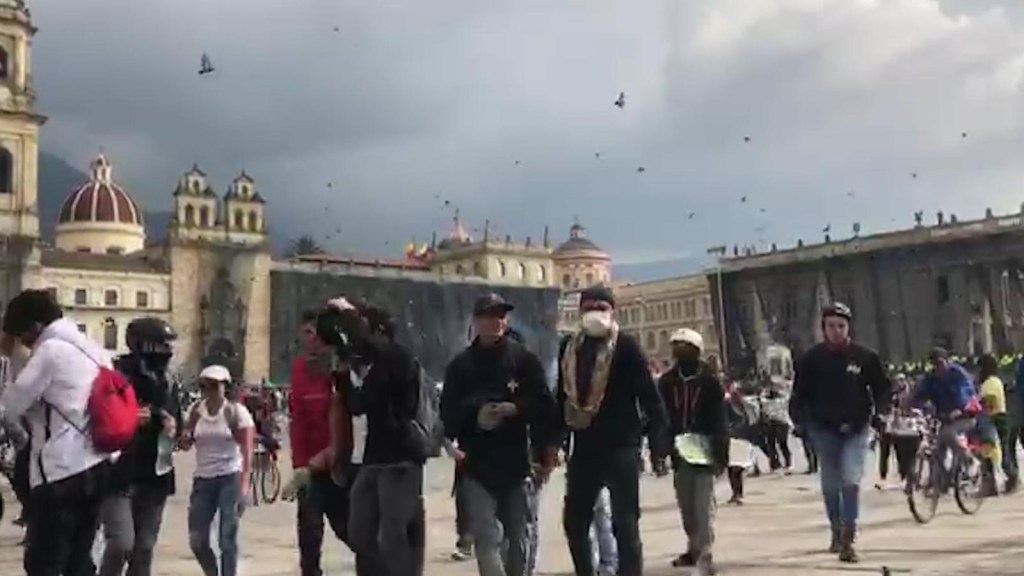 Convocan a más protestas y cacerolazos en Colombia