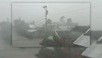 El poderoso tifón Kammuri azota a Filipinas