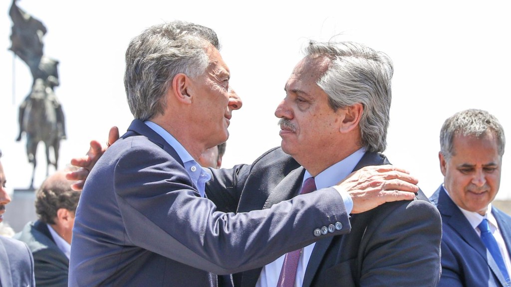 Macri y Fernández, juntos antes del cambio de Gobierno