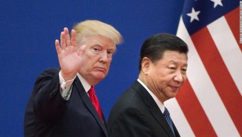 US President Donald Trump (L) and China's President Xi Jinping leave a business leaders event at the Great Hall of the People in Beijing on November 9, 2017. Donald Trump urged Chinese leader Xi Jinping to work "hard" and act fast to help resolve the North Korean nuclear crisis, during their meeting in Beijing on November 9, warning that "time is quickly running out". / AFP PHOTO / Nicolas ASFOURI (Photo credit should read NICOLAS ASFOURI/AFP via Getty Images)