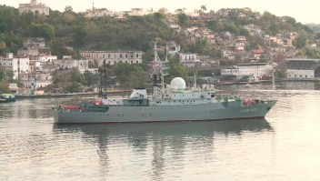 Barco espía ruso navega las costas de EE. UU