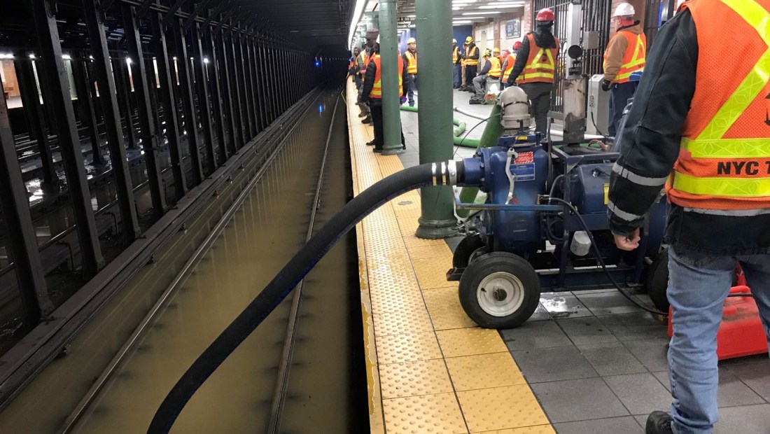 Una inundación obligó a parar el metro de Manhattan