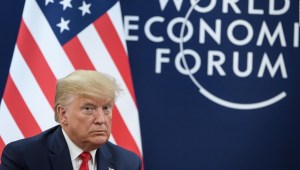 Trump estará en Davos cuando comience juicio en su contra