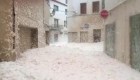 Espuma de mar inundó un pueblo en España