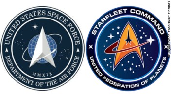 ¿Copia la Fuerza Espacial de EE.UU. un logo de Star Trek?