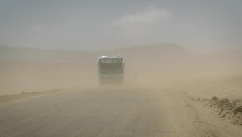 "Paracas", una insólita lluvia de arena en Perú