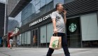 Starbucks cierra tiendas en China por coronavirus
