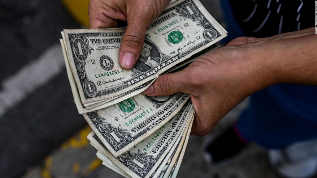 La dolarización llega a los comercios de Venezuela