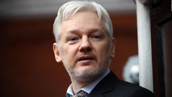 ¿Ofreció Trump perdón presidencial a Assange?
