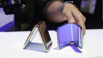 Samsung presenta su celular plegable