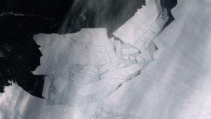 Un iceberg gigante se desprendió de glaciar en Antártica