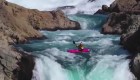 Así se sintió saltar una cascada de 40 metros con un kayak
