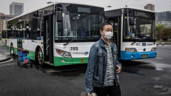 Los autobuses vuelven a circular en Wuhan