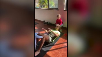 Cristiano Ronaldo entrena con la "ayuda" de sus hijos