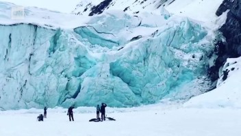 Graban en cámara lenta colapso de un glaciar