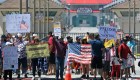 California: protestas y batalla política para reapertura