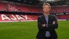 Edwin van der Sar, en defensa del Liverpool