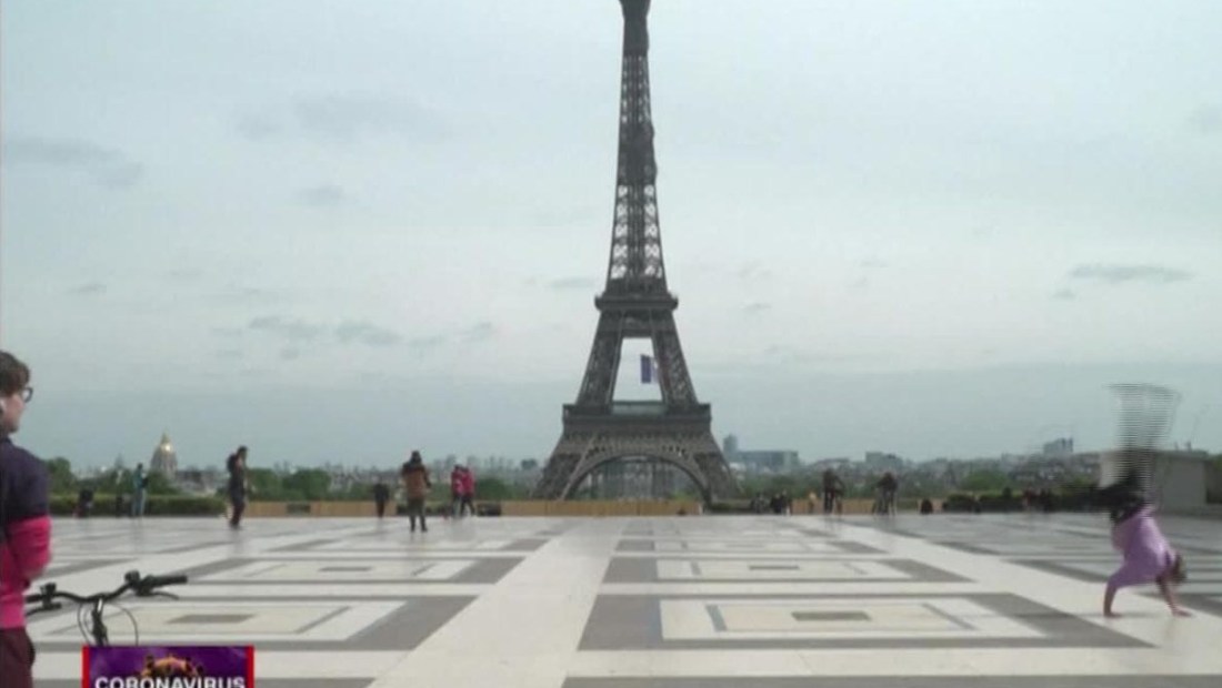París: atleta exhibe sus destrezas en el parkour, en tiempos de pandemia