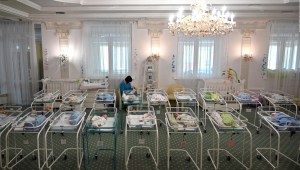 Recién nacidos atrapados en Ucrania por la pandemia