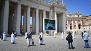 Italia, entre la "nueva normalidad" y las oraciones del papa