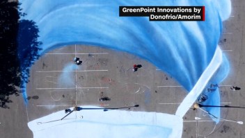 Crean mural gigante en honor al personal de salud