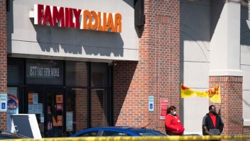 Tres familiares acusados de matar a tiros a un guardia de seguridad que le dijo a un cliente que se pusiera una máscara