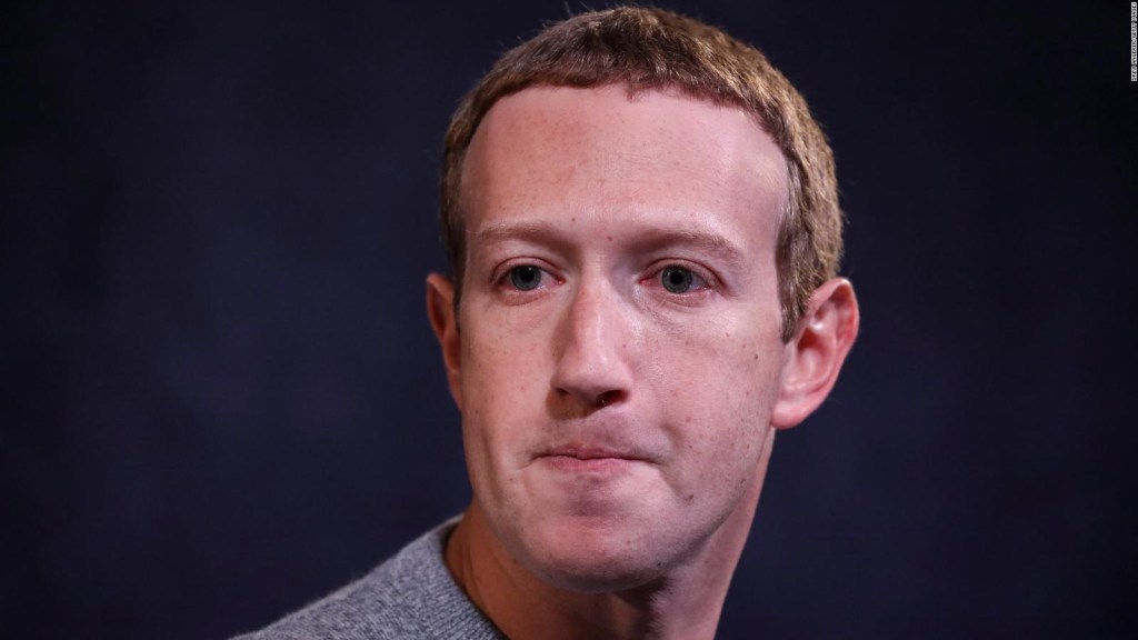 Empleados de Facebook reprueban inacción de Zuckerberg