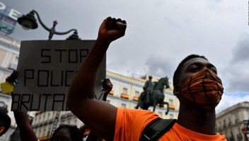 Manifestantes en España: Vivimos mucho el racismo