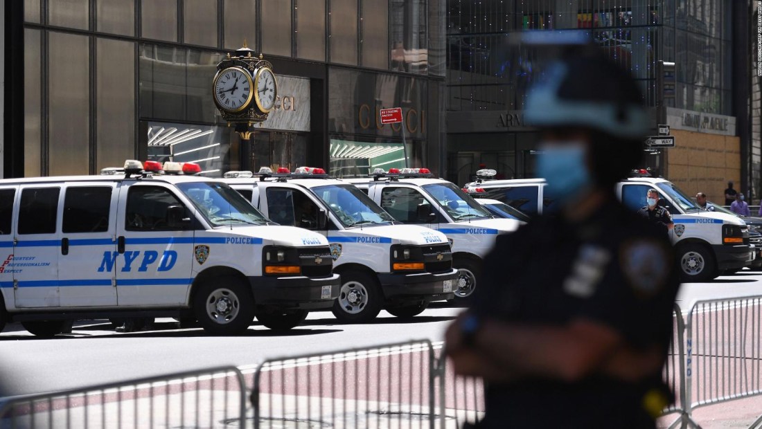 Tres policías de Nueva York intoxicados con malteadas