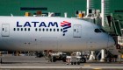 Latam Airlines Argentina cesa operaciones en el país