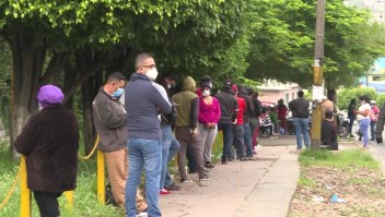 Largas filas revelan saturación por covid-19 en Honduras