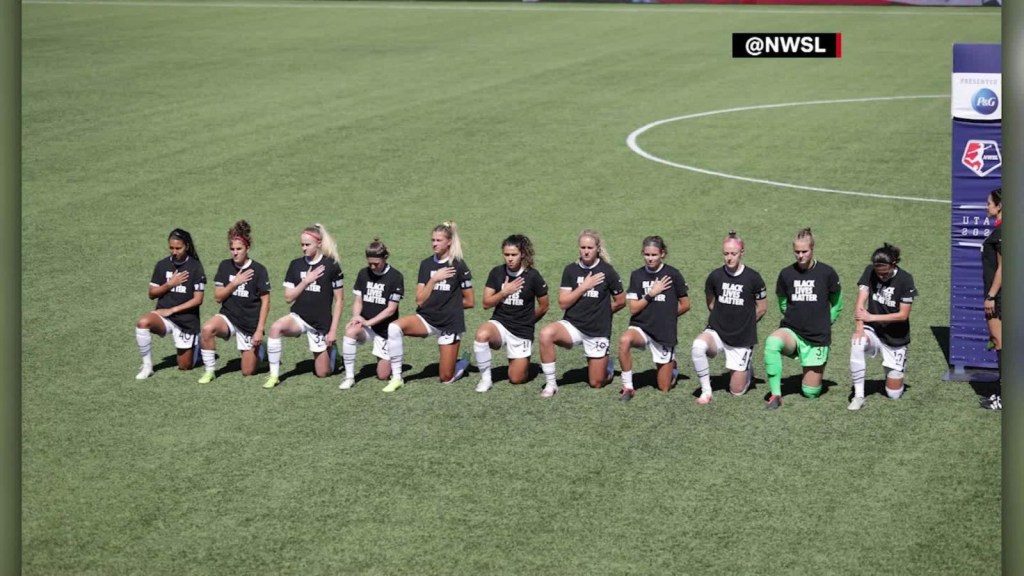El fútbol femenino en EE.UU. protesta contra el racismo