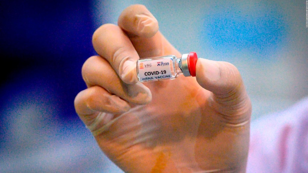 Las vacunas no tienen chip, asegura laboratorios Pfizer
