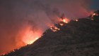 Evacúan residentes de Nevada por incendio