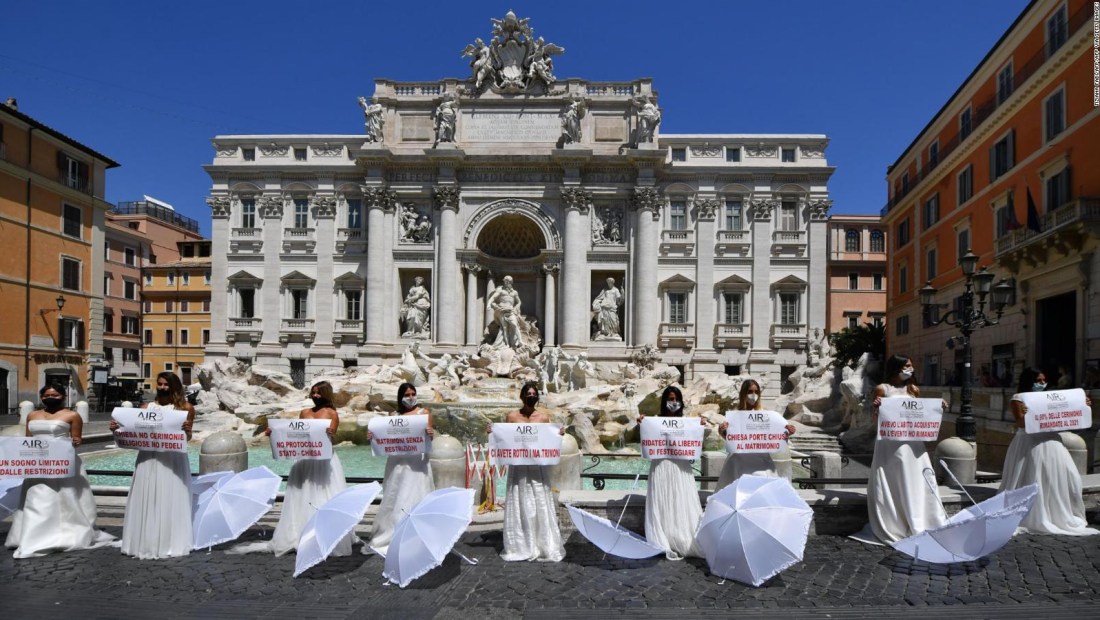 En Italia, novias piden que vuelvan las bodas