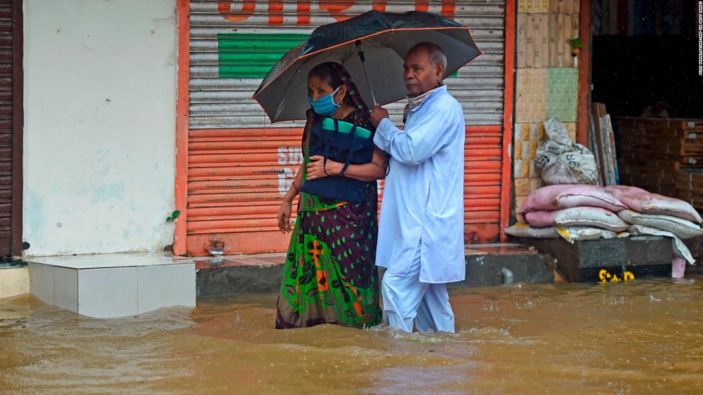 Graves inundaciones en la India, Rusia y China