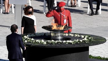 España rinde homenaje a víctimas de covid-19