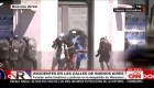 Tensión entre policía y aficionados en despedida de Maradona