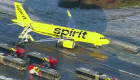 Avión de Spirit Airlines de desliza fuera de la pista