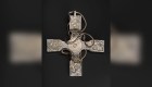 Esta es la cruz anglosajona enterrada durante 1.000 años