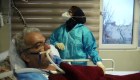 Dentro de un hospital iraní enfrentando el peor brote de covid-19