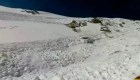 Sobrevive a una avalancha mientras hacía snowboard