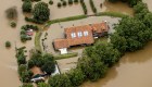 Familias atrapadas por inundaciones extremas en Europa