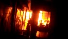5 cosas: 41 presos mueren tras incendio en Indonesia