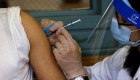 CDC: Efectividad de vacunas contra covid-19 disminuye